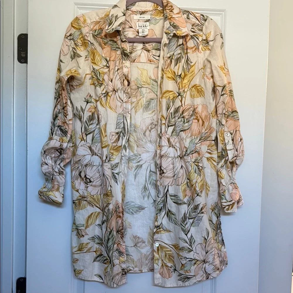 Linen button-up - Picture 1 of 5